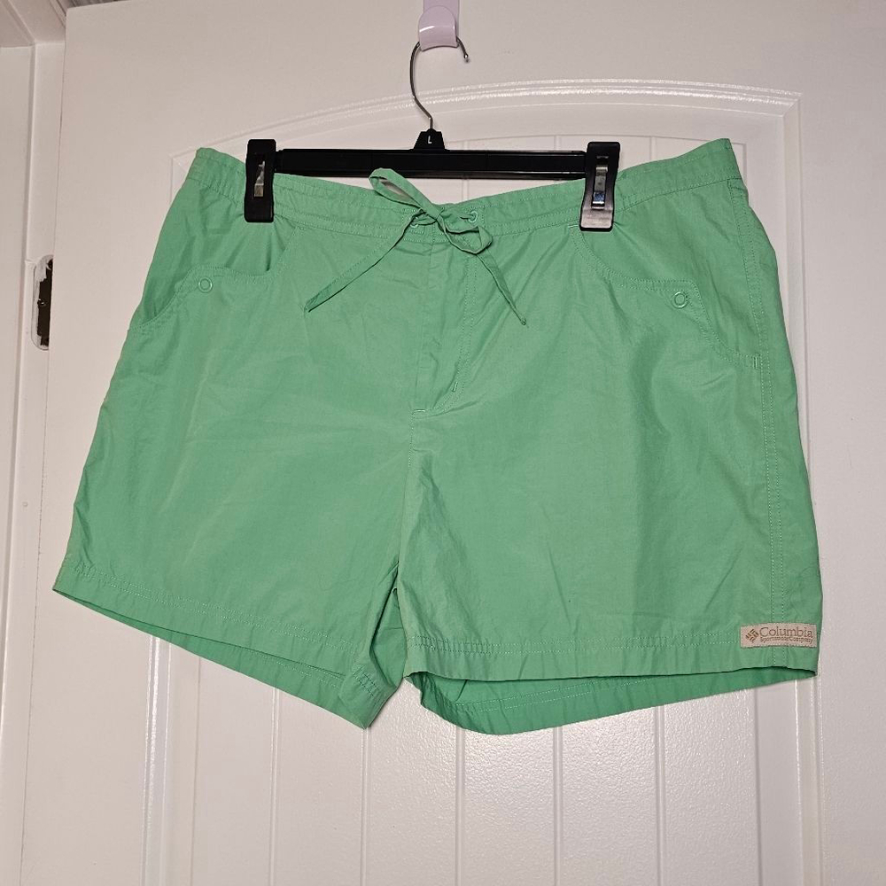 Columbia Women's Green Athletic Drawstring Shorts